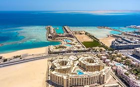 فندق صني دايز ميريت فاميلي ريزورت